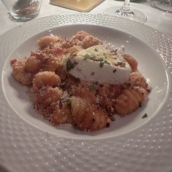 Il Castello's - Italian Near Me - Woodbridge, New Jersey