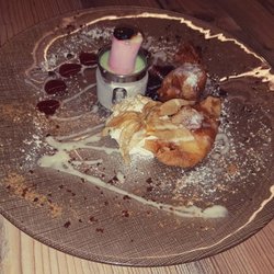 Gretta - Kraker de crema catalana amb sorbet de poma i gelat de vainilla