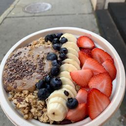 Rainbow açaí bowl