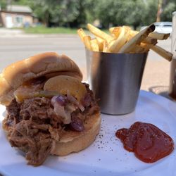 Bottom Shelf Brewery - Pulled pork sandwich