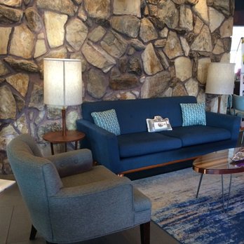 Kings Inn San Diego - Beautiful retro lounge with original stone wall. - San Diego, CA