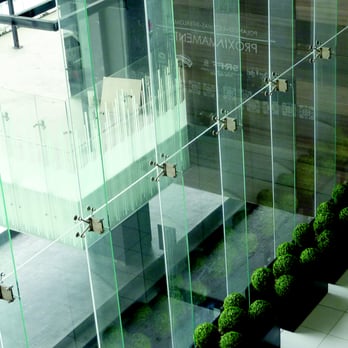 Angled Curtain Wall Point Supported Spider System With