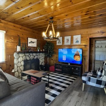 Lakewood Cabins - Vacation Rentals Near Me - Big Bear Lake, California