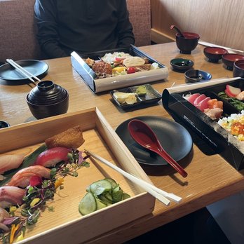 Robata Wasa - RW Sushi Platter Sushi Gozen Bento Makunouchi Deluxe Bento - Sushi Bars Near Me - Irvine, California Robata Wasa - RW Sushi Platter Sushi Gozen Bento Makunouchi Deluxe Bento - Sushi Bars Near Me - Irvine, California