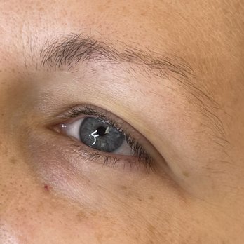 Lihilihi Lash Bar - Before - Eyelash Service Near Me - Wailea, Hawaii