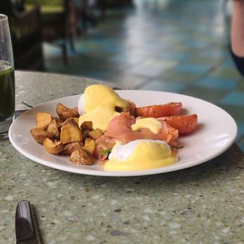 Terrazza - Egg benedict w salmon - Italian Near Me - Santa Monica, California Terrazza - Egg benedict w salmon - Italian Near Me - Santa Monica, California