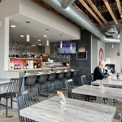 Mahkin Thai & Sushi - Indoor