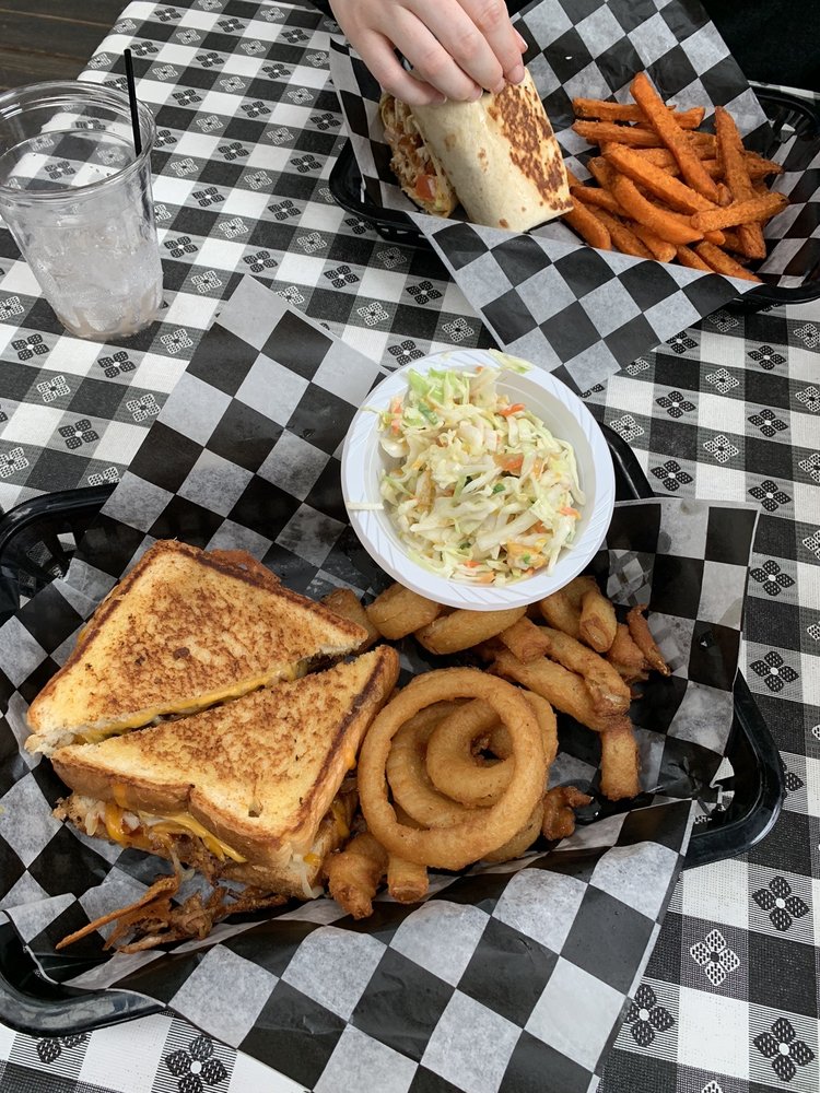 RIVERSIDE TAVERN AT TURNERS CORNER Updated August 2024 59 Photos