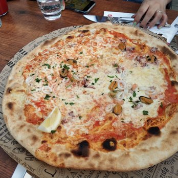 L'Osteria - seafood pizza - Pizza Near Me - Stuttgart, BW