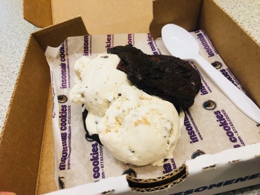 Insomnia Cookies by null