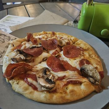 The Social Cafe & Lounge - Pita pizza with tots - Cafes Near Me - Palm Springs, California