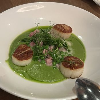 Manhattan Beach Post - Seared Diver Scallops - New American Near Me - Manhattan Beach, California Manhattan Beach Post - Seared Diver Scallops - New American Near Me - Manhattan Beach, California