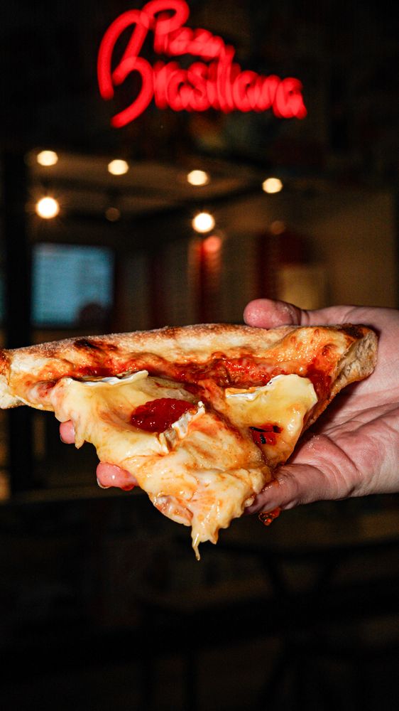 Brasiliana Pizza Logo