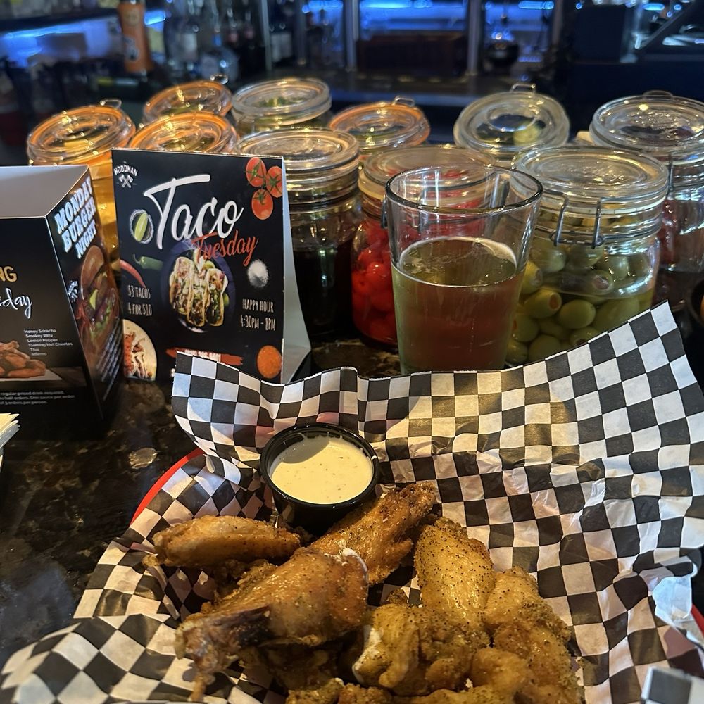 The Woodman - $3 wings on Wednesday! - Pubs Near Me - Los Angeles, California The Woodman - $3 wings on Wednesday! - Pubs Near Me - Los Angeles, California