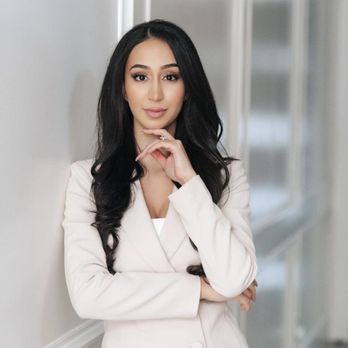 Tina Heidari - Tina Heidari Vancouver Real Estate Advisor - Real Estate Agents Near Me - Vancouver, British Columbia Tina Heidari - Tina Heidari Vancouver Real Estate Advisor - Real Estate Agents Near Me - Vancouver, British Columbia