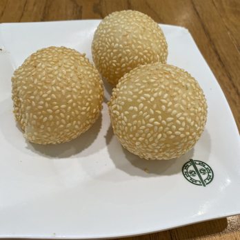 Tim Ho Wan - Sesame ball with lava custard - Dim Sum Near Me - Honolulu, Hawaii Tim Ho Wan - Sesame ball with lava custard - Dim Sum Near Me - Honolulu, Hawaii