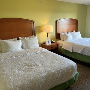 Hampton Inn Macomb - Hotels Near Me - Macomb, Illinois