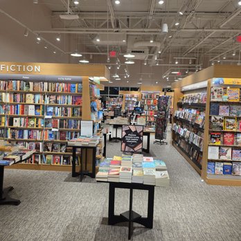 Barnes & Noble - Bookstores Near Me - Delray Beach, Florida