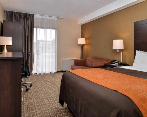 Comfort Inn 32 Photos Hotels 5 Rutherford Rd S Brampton On