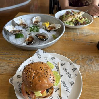 Arthur's Pub - Bacon cheeseburger, raw oysters, chicken skewer salad. - Bars Near Me - Dublin, D Arthur's Pub - Bacon cheeseburger, raw oysters, chicken skewer salad. - Bars Near Me - Dublin, D