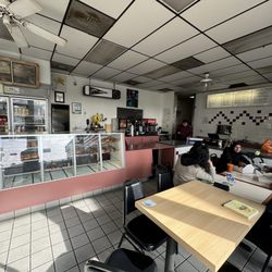Ali's Chicken & Waffles - Left side is a donut shop, right side is Ali's