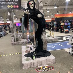 Spirit Halloween