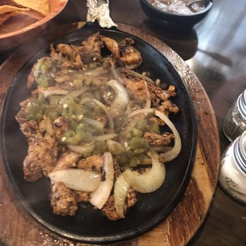 Yvonne's Cantina & Grill - Chicken fajitas - Tacos Near Me - El Paso, Texas