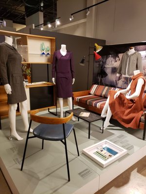 Fashion and Textile Museum by null