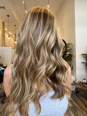 The Blonde Co by null