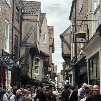 Gray's Court - The Shambles - medieval street - Hotels Near Me - York, YOR