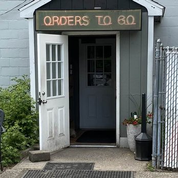 Roseland Apizza - "Orders To Go" entrance, at Roseland Apizza in Derby, CT. - Pizza Near Me - Derby, Connecticut