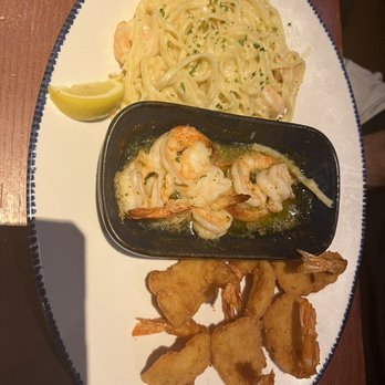 Red Lobster - Seafood entree with fried Shrimp Linguini Alfredo - Seafood Near Me - Saint Peters, Missouri Red Lobster - Seafood entree with fried Shrimp Linguini Alfredo - Seafood Near Me - Saint Peters, Missouri