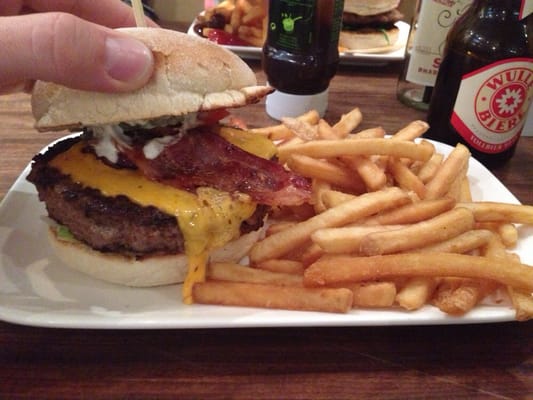 Joe Molese 117 - Burgers'n'Sandwiches by null
