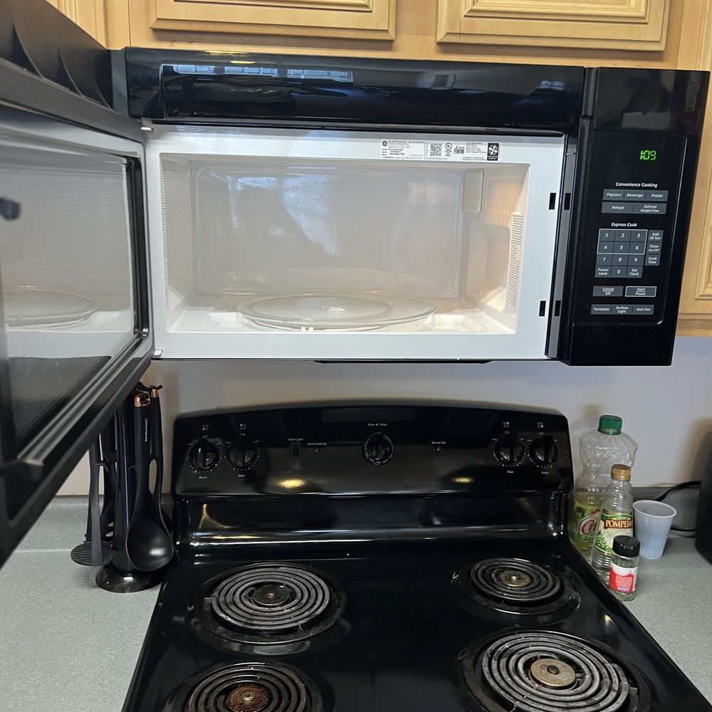 Candaces Clean Ups - Clean Microwave - Home Cleaning Near Me - Spokane, Washington