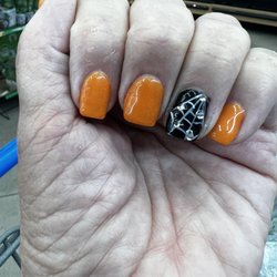 Nails and Spa - Halloween Dip Manicure