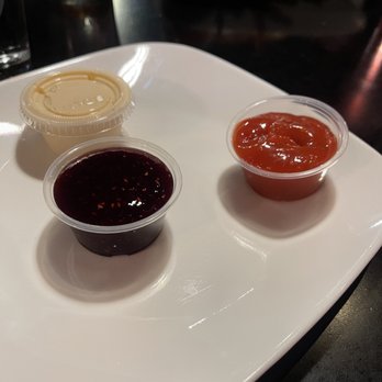Kuma's Corner - Belmont - Garlic aioli, raspberry aioli, and house made ketchup - Burgers Near Me - Chicago, Illinois
