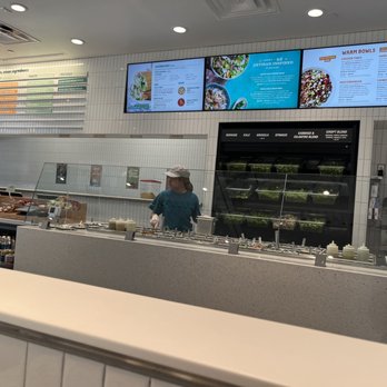 Chopt Creative Salad Co. - Interior - Salad Near Me - Peachtree, Georgia