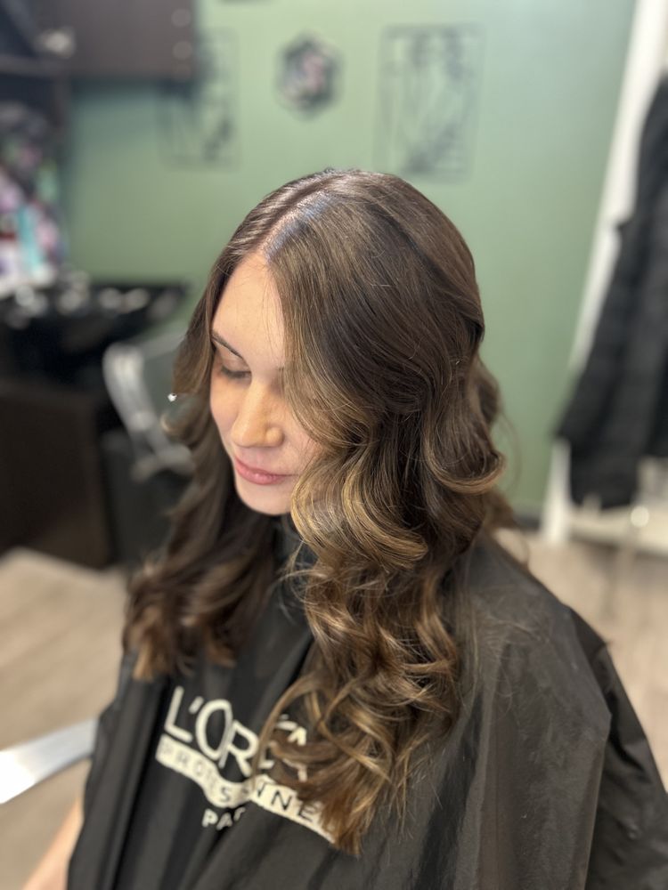 Amber Hair Art Logo