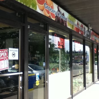 Parsian Fine Food - the front of a store - Grocery Near Me - Thornhill, Ontario