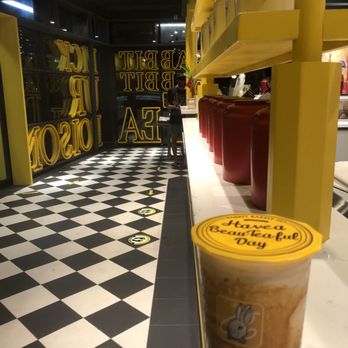 Rabbit Rabbit Tea Hawaii - Kids size Assam Milk tea with Brown Sugar Boba and syrup - Coffee & Tea Near Me - Honolulu, Hawaii