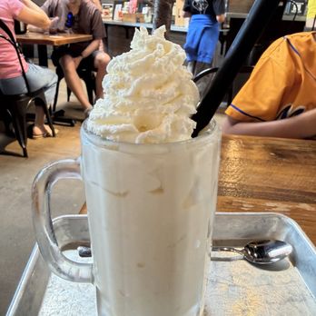 Burger Bench - Vanilla Shake - American Near Me - Escondido, California