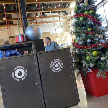 Fonda Moderna - Holiday decor - Seafood Near Me - Tustin, California