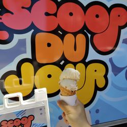 Scoop Du Jour - St Jacobs Apple Pie ice cream, so good!!