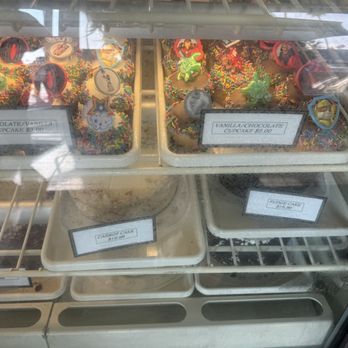 VG Donut & Bakery - Donuts Near Me - Cardiff, California