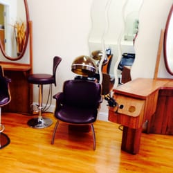 Diamond Hair Studio - A hair station chair.