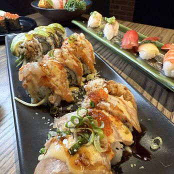 I8Yokocho - White Dragon Roll Yokocho's Roll Green Dragon Roll - Sushi Bars Near Me - Toronto, Ontario