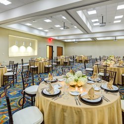 Snelling Center can be configured for dining for up to 250 seated guests, or divided into more intimate spaces.