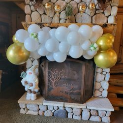 Brenda's Creations - Fire place balloon garland