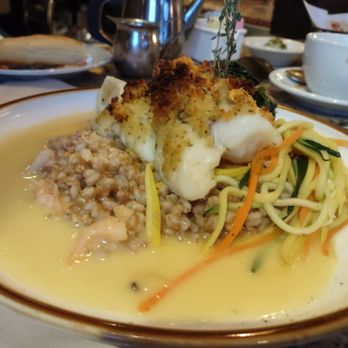 Meta - Cod special, in a shrimp and lobster buere sauce with julienne vegetables and sauteed spinach - Italian Near Me - Oceanside, New York
