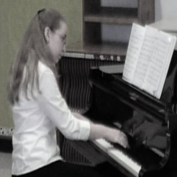 Small Town Music Lessons - Senior year of highschool, during a competition at George Fox University, 2006. - Musical Instruments & Teachers Near Me Small Town Music Lessons - Senior year of highschool, during a competition at George Fox University, 2006. - Musical Instruments & Teachers Near Me
